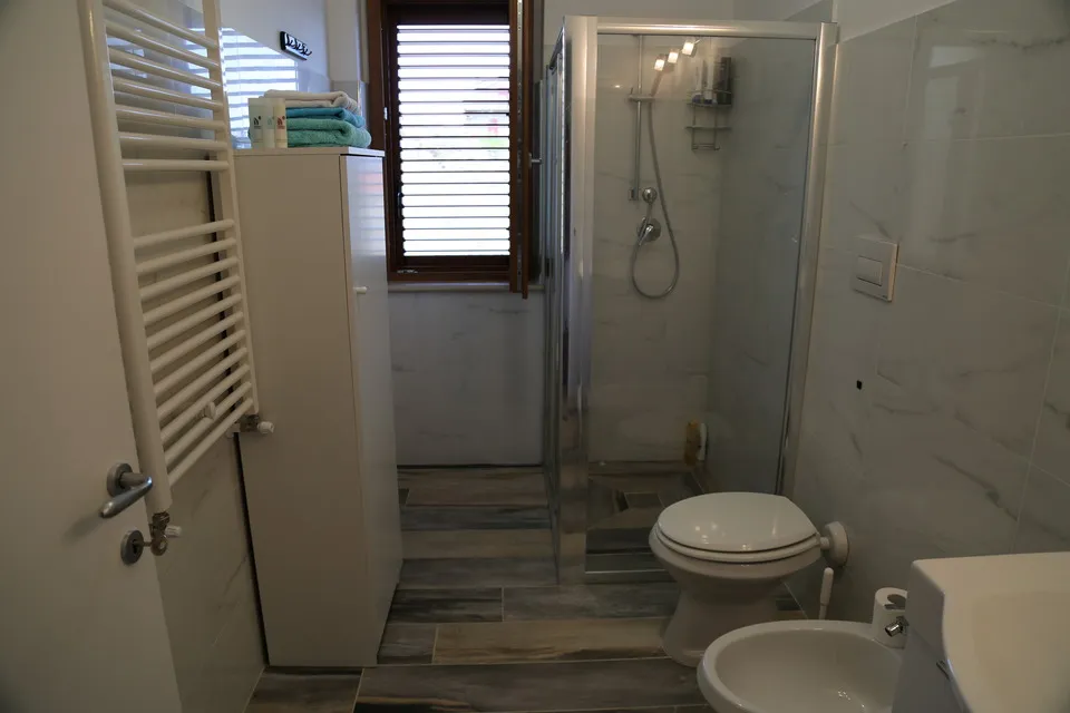 Bathroom shower