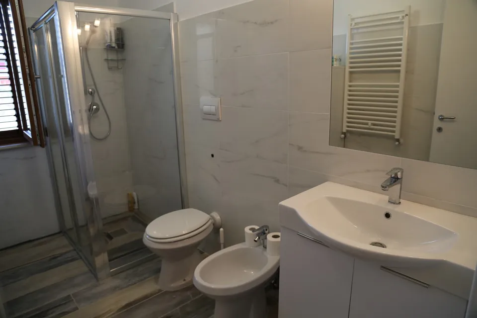 Bathroom sink