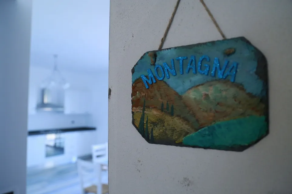 Montagna entrance doorway
