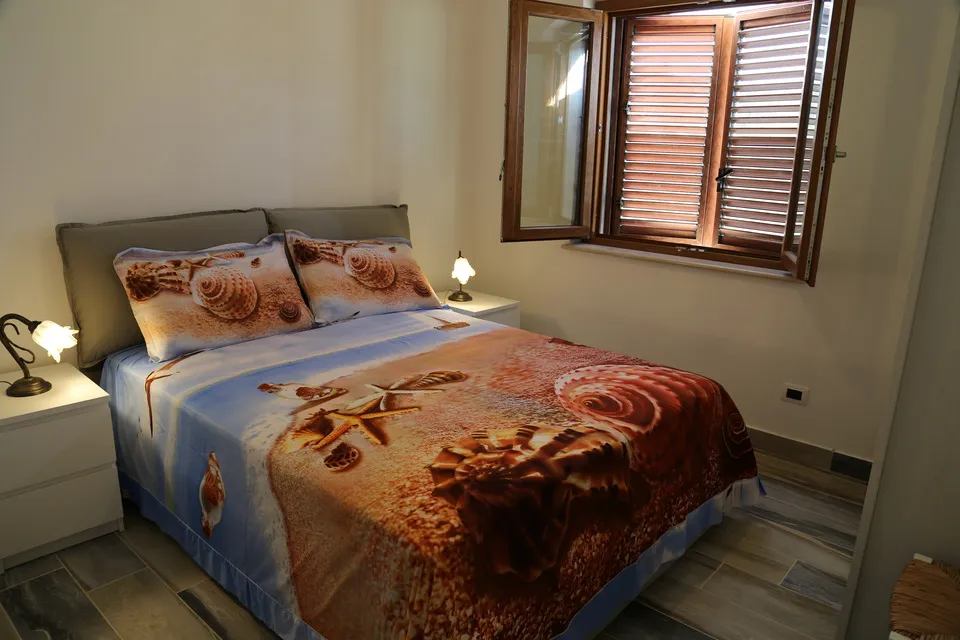 Second bedroom with a double bed